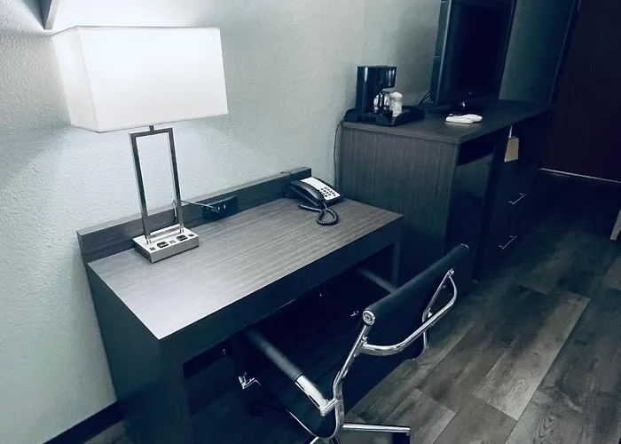 Hotel Americas Choice & *