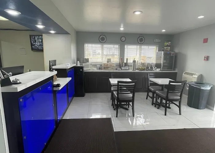 Americas Choice & Hotel Gila Bend