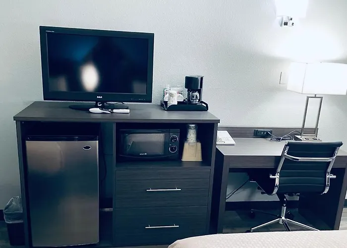 Americas Choice & Hotel *